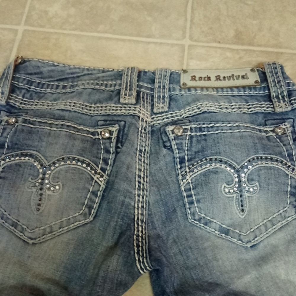 Alanis Capris - image 1